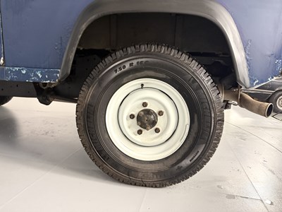 Lot 135 - 1999 Land Rover Defender