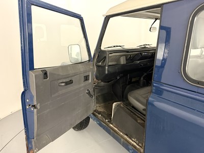 Lot 135 - 1999 Land Rover Defender