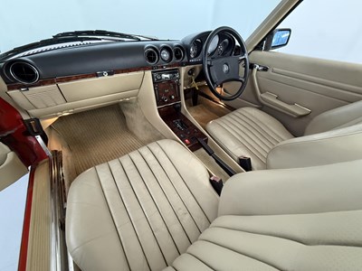 Lot 13 - 1990 Mercedes-Benz 300SL