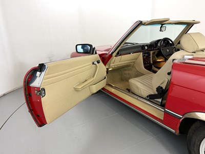 Lot 13 - 1990 Mercedes-Benz 300SL