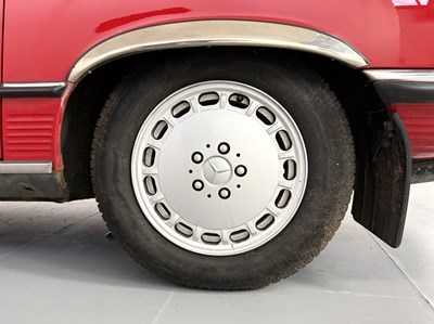 Lot 13 - 1990 Mercedes-Benz 300SL