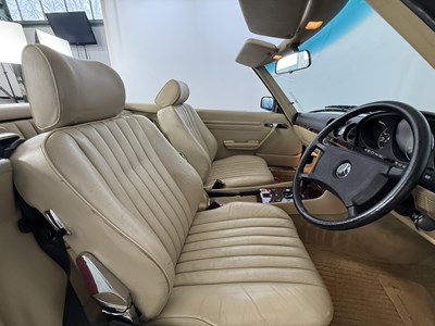 Lot 13 - 1990 Mercedes-Benz 300SL