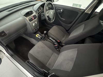 Lot 194 - 2005 Vauxhall Corsa