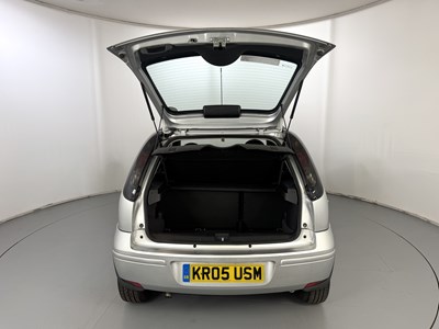 Lot 194 - 2005 Vauxhall Corsa