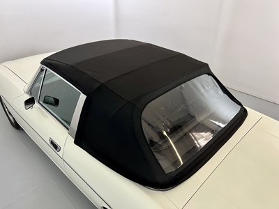 Lot 93 - 1973 Triumph Stag