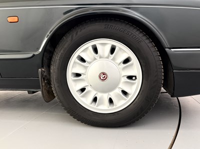 Lot 97 - 1997 Daimler Double Six