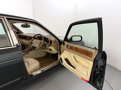 Lot 97 - 1997 Daimler Double Six