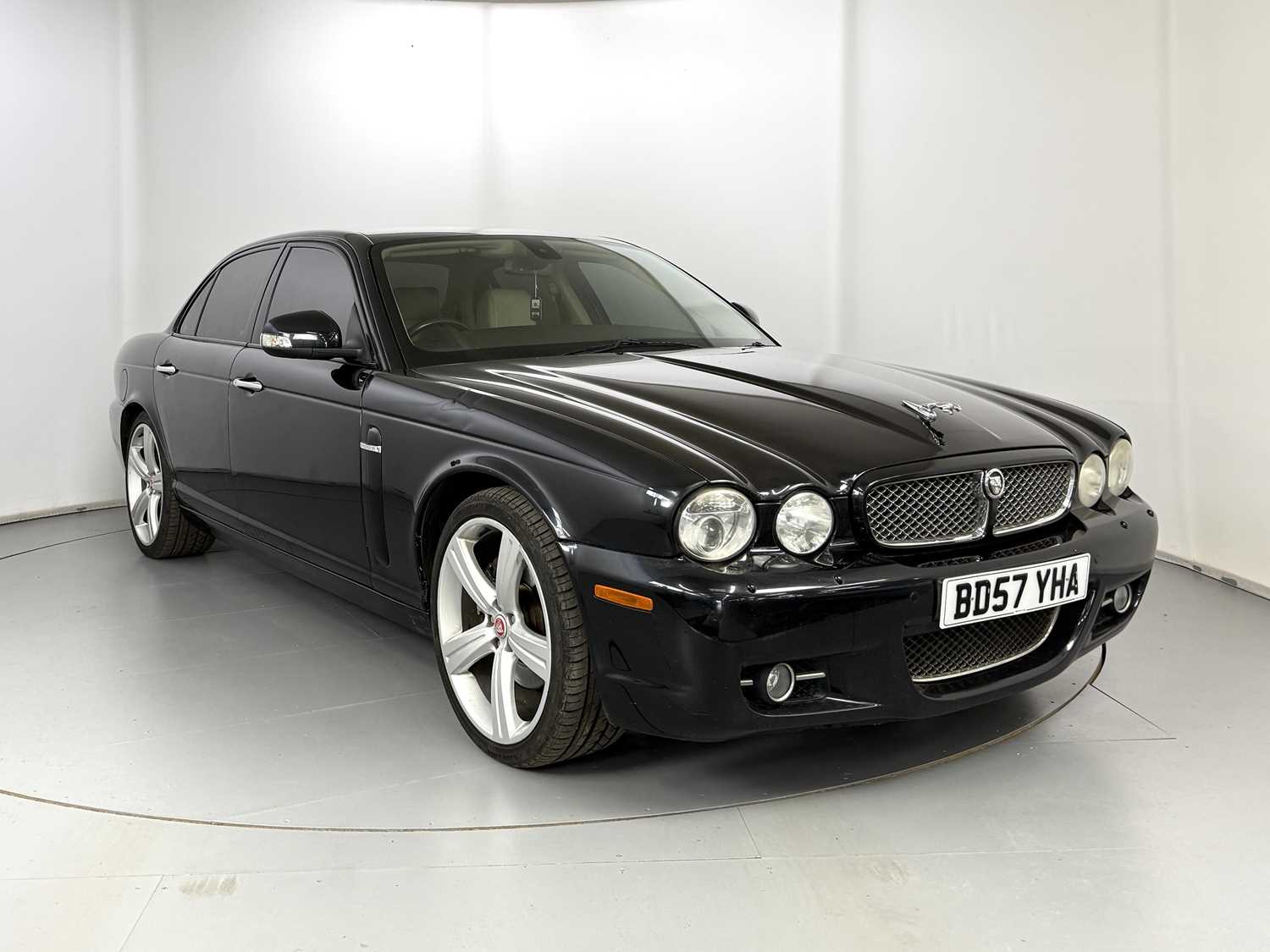 Lot 168 - 2008 Jaguar XJ Sport