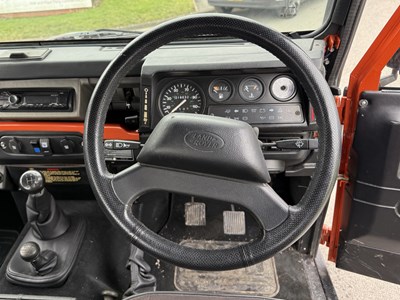Lot 105 - 1998 Land Rover Defender