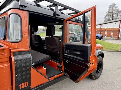Lot 105 - 1998 Land Rover Defender