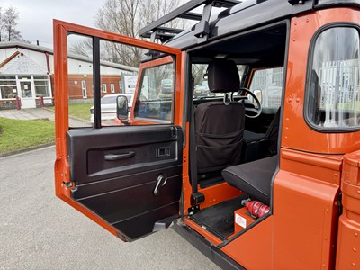 Lot 105 - 1998 Land Rover Defender
