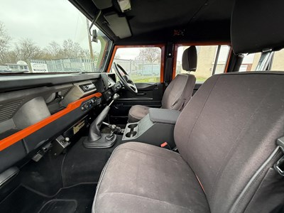 Lot 105 - 1998 Land Rover Defender