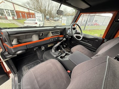 Lot 105 - 1998 Land Rover Defender