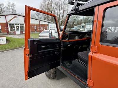 Lot 105 - 1998 Land Rover Defender