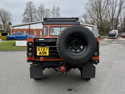Lot 105 - 1998 Land Rover Defender