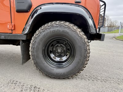 Lot 105 - 1998 Land Rover Defender