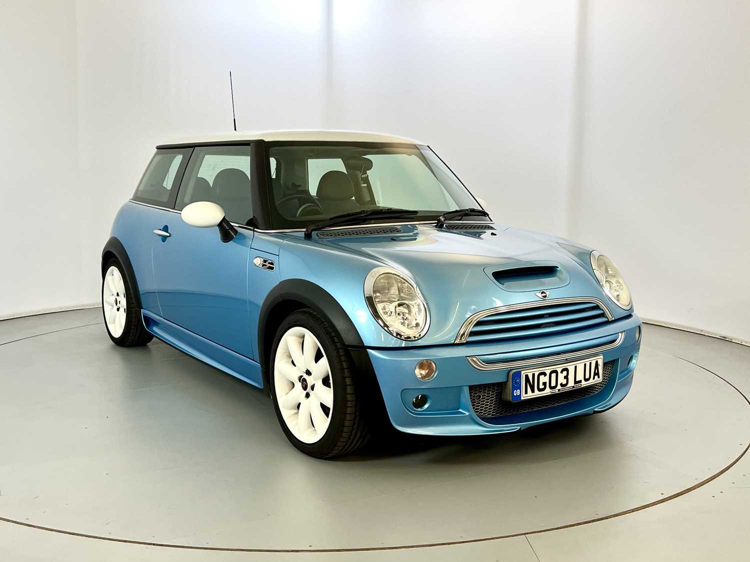 Lot 7 - 2003 Mini Cooper S