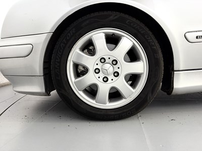 Lot 169 - 2000 Mercedes-Benz CLK230