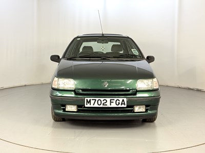 Lot 43 - 1995 Renault Clio