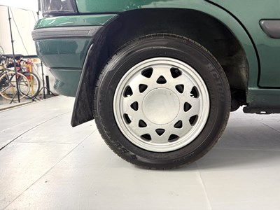 Lot 43 - 1995 Renault Clio
