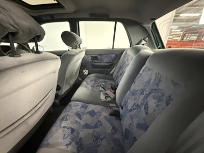 Lot 43 - 1995 Renault Clio