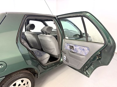 Lot 43 - 1995 Renault Clio