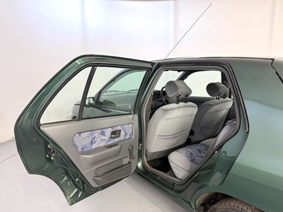 Lot 43 - 1995 Renault Clio