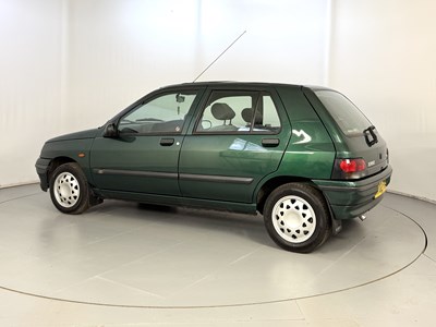 Lot 43 - 1995 Renault Clio