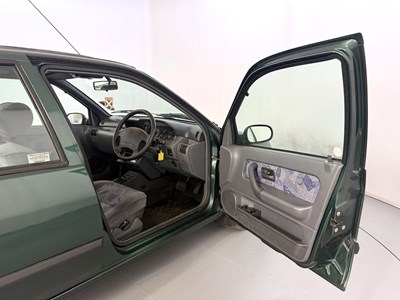 Lot 43 - 1995 Renault Clio