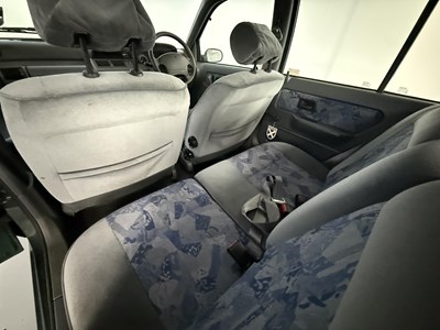 Lot 43 - 1995 Renault Clio