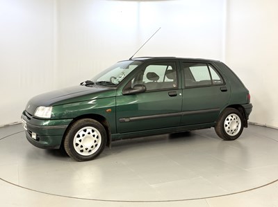 Lot 43 - 1995 Renault Clio