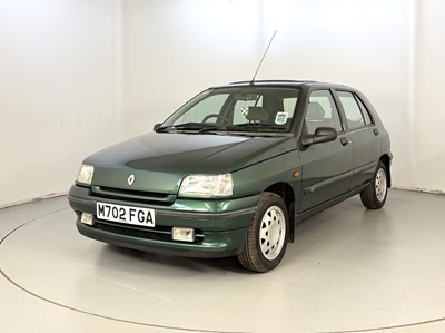 Lot 43 - 1995 Renault Clio