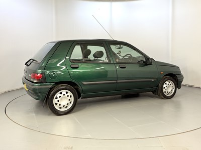 Lot 43 - 1995 Renault Clio