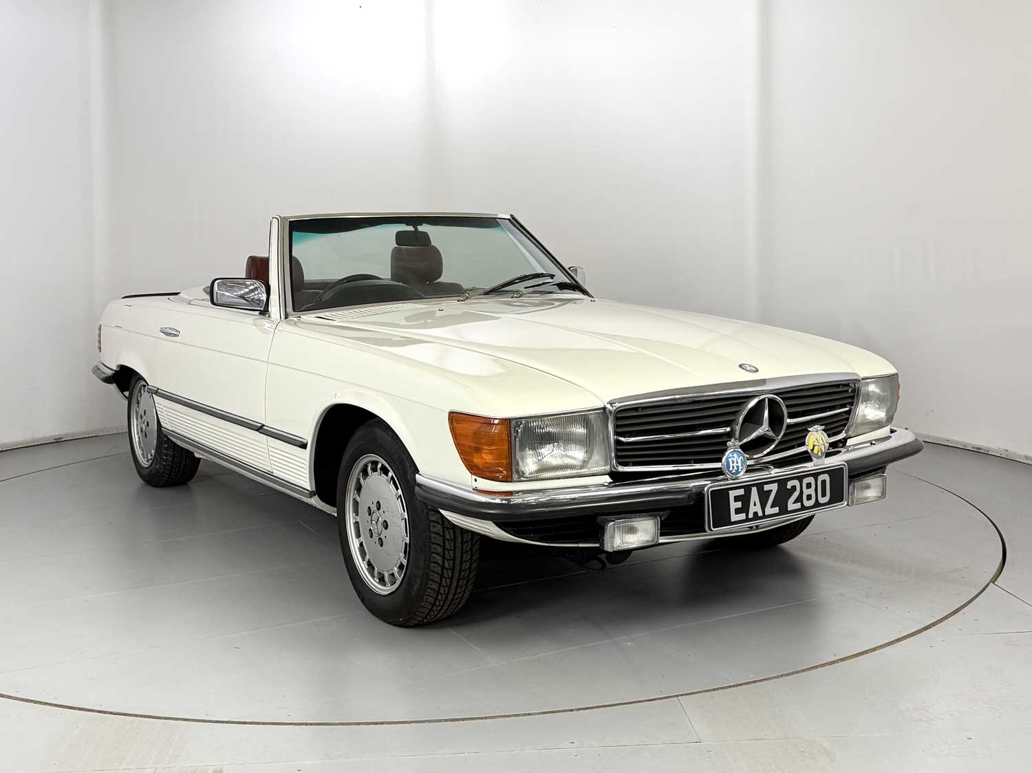 Lot 42 - 1984 Mercedes-Benz 280SL