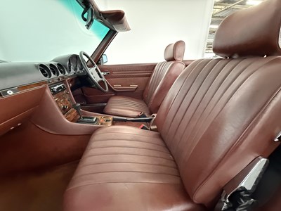Lot 42 - 1984 Mercedes-Benz 280SL