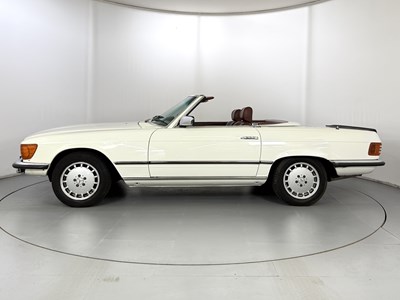 Lot 42 - 1984 Mercedes-Benz 280SL