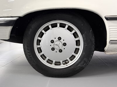 Lot 42 - 1984 Mercedes-Benz 280SL