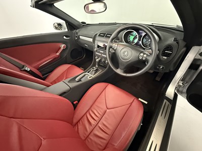 Lot 93 - 2004 Mercedes-Benz SLK350