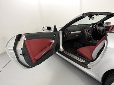 Lot 93 - 2004 Mercedes-Benz SLK350