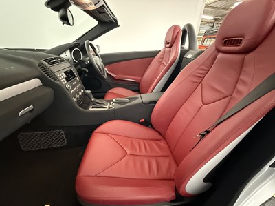 Lot 93 - 2004 Mercedes-Benz SLK350