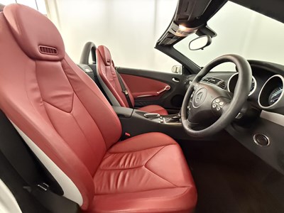 Lot 93 - 2004 Mercedes-Benz SLK350