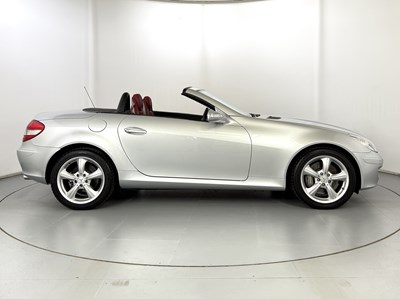 Lot 93 - 2004 Mercedes-Benz SLK350