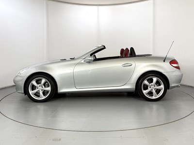 Lot 93 - 2004 Mercedes-Benz SLK350