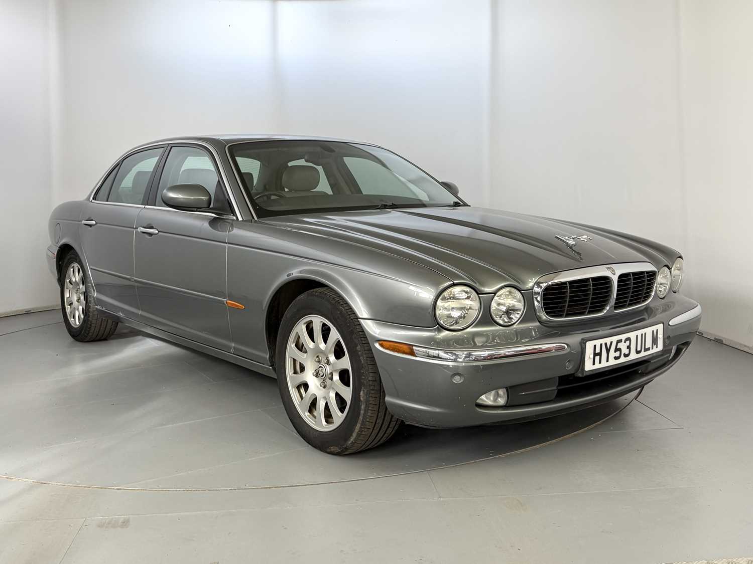 Lot 49 - 2003 Jaguar XJ