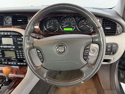 Lot 49 - 2003 Jaguar XJ