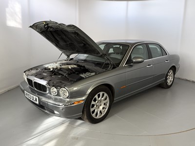 Lot 49 - 2003 Jaguar XJ