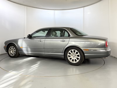 Lot 49 - 2003 Jaguar XJ
