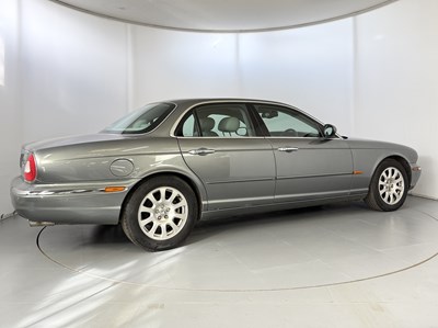 Lot 49 - 2003 Jaguar XJ