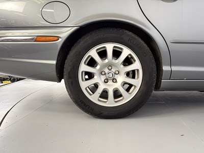 Lot 49 - 2003 Jaguar XJ