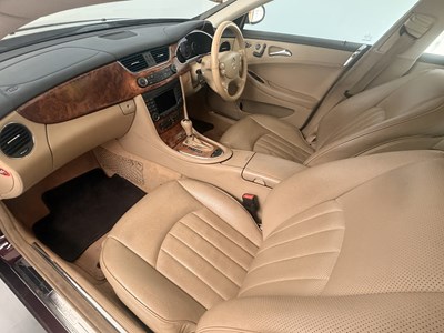 Lot 48 - 2006 Mercedes-Benz CLS320